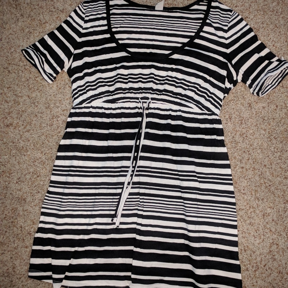 Old Navy Black White Maternity Shirt S NWT